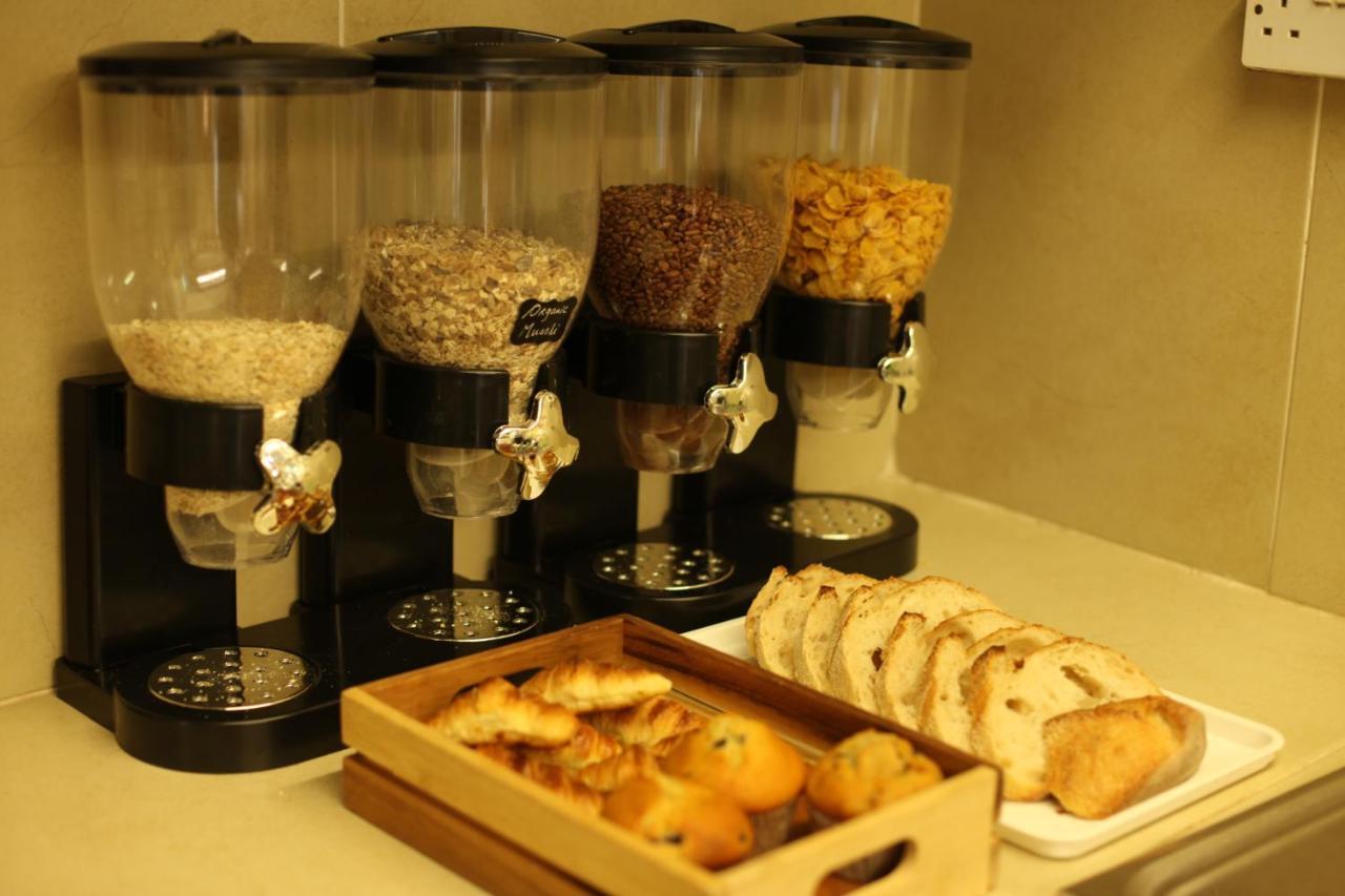 Moville Boutique Hostel & Apartments Luaran gambar